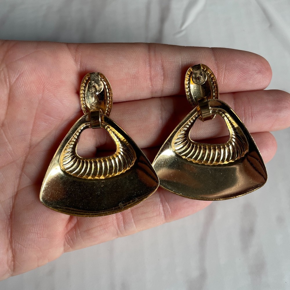 Vintage Mod Enamel Textured Gold Tone Edge Earrings - Picture 6 of 13